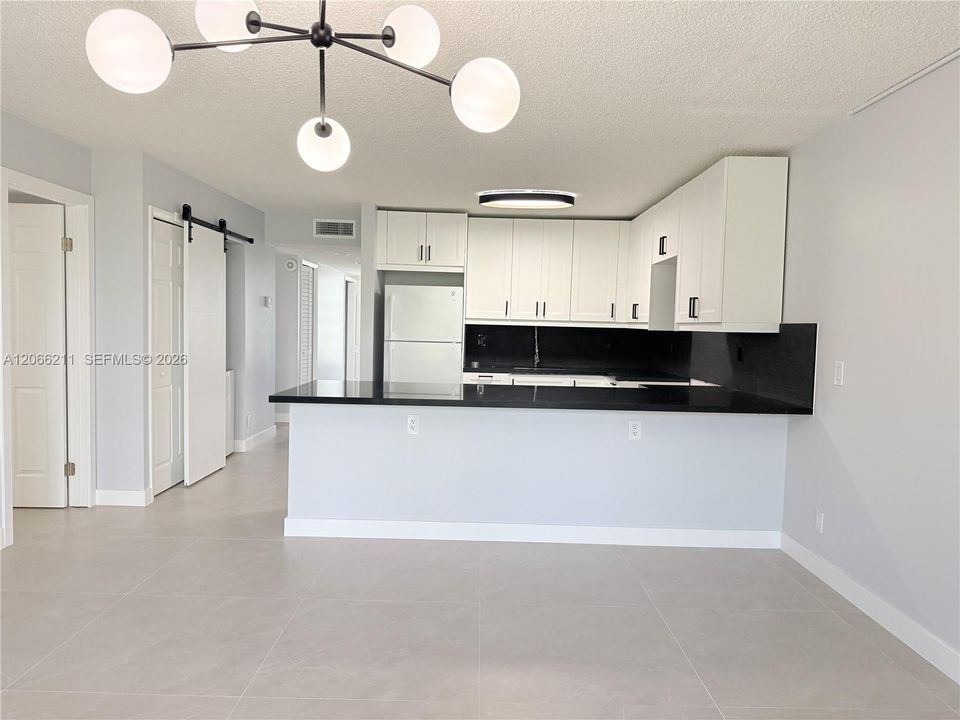For Rent: $2,950 (3 beds, 2 baths, 1220 Square Feet)