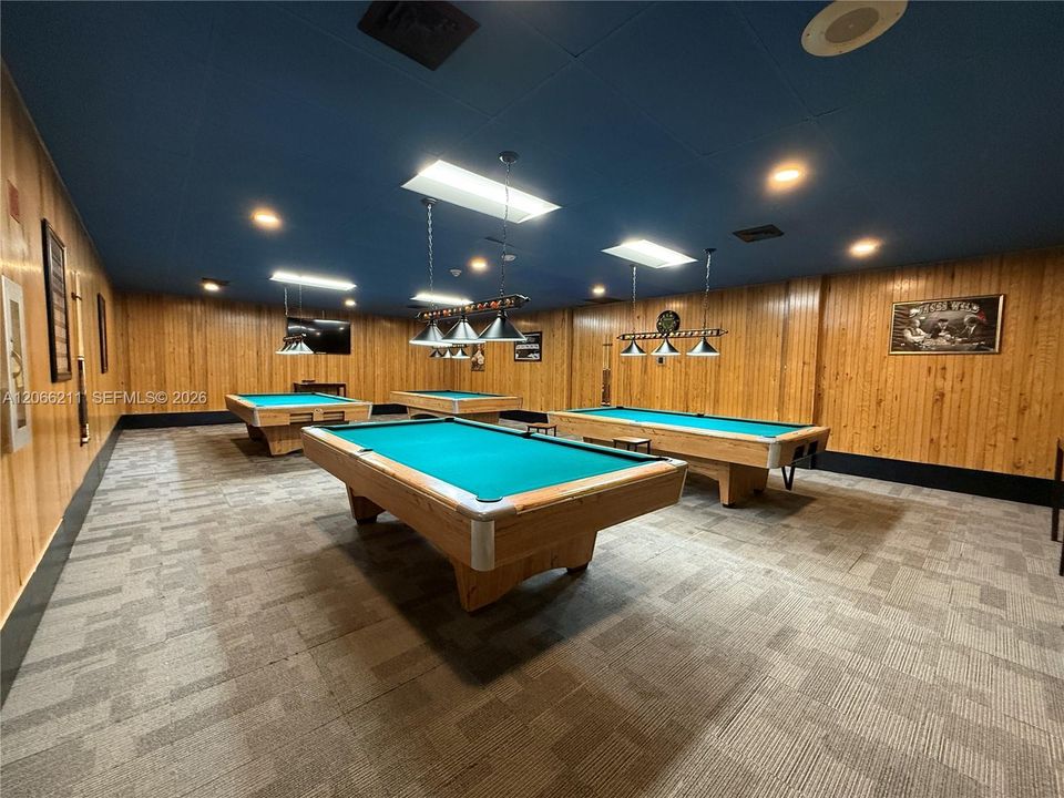 For Rent: $2,950 (3 beds, 2 baths, 1220 Square Feet)