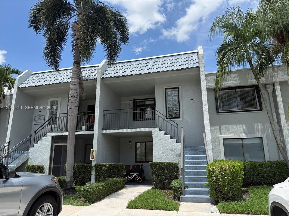 For Rent: $2,950 (3 beds, 2 baths, 1220 Square Feet)