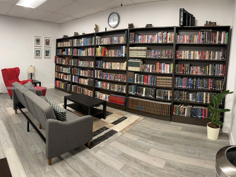 For Rent: $2,950 (3 beds, 2 baths, 1220 Square Feet)