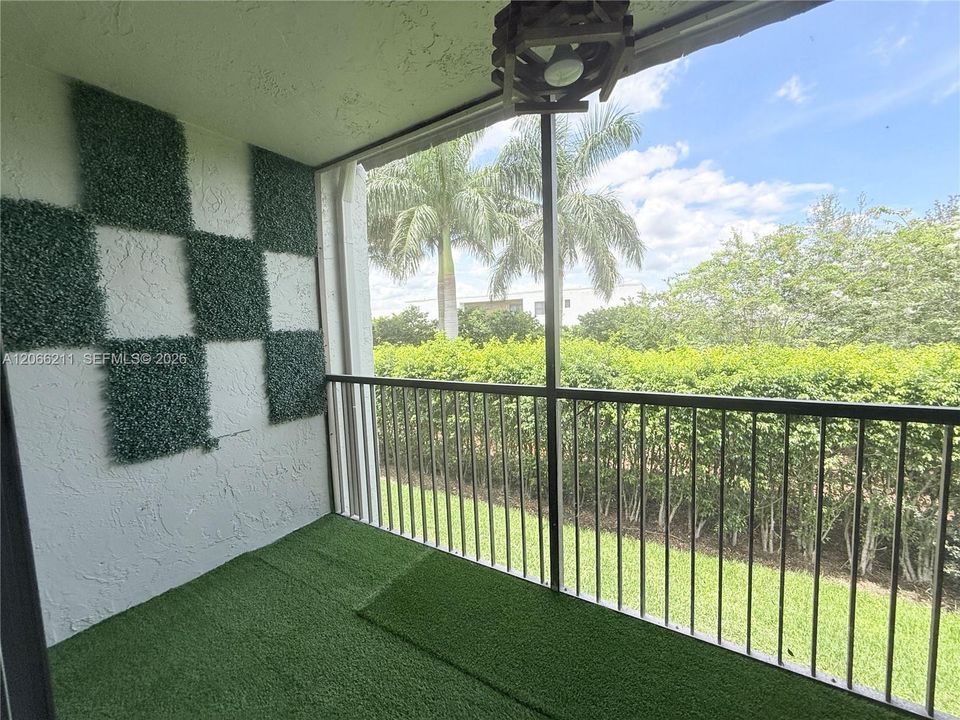 For Rent: $2,950 (3 beds, 2 baths, 1220 Square Feet)