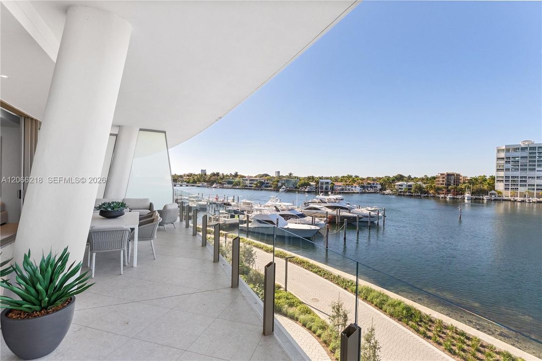 For Sale: $5,795,000 (3 beds, 3 baths, 2433 Square Feet)