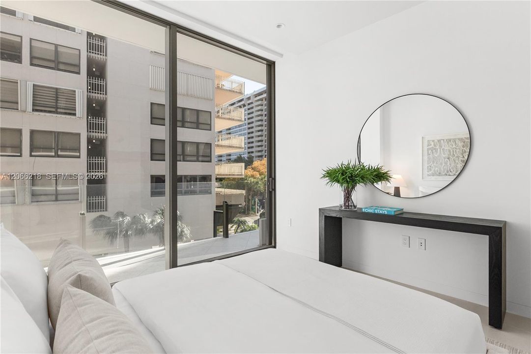 For Sale: $5,795,000 (3 beds, 3 baths, 2433 Square Feet)