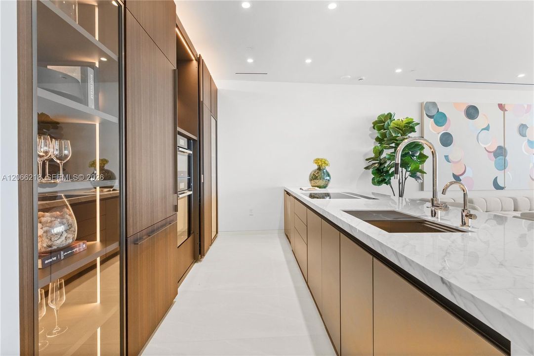 For Sale: $5,795,000 (3 beds, 3 baths, 2433 Square Feet)