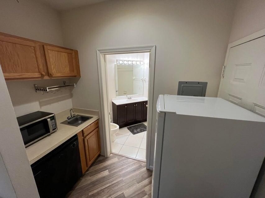 Side B - Kitchenette