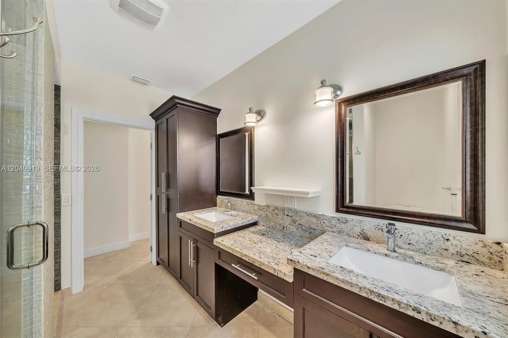 sw master bath3