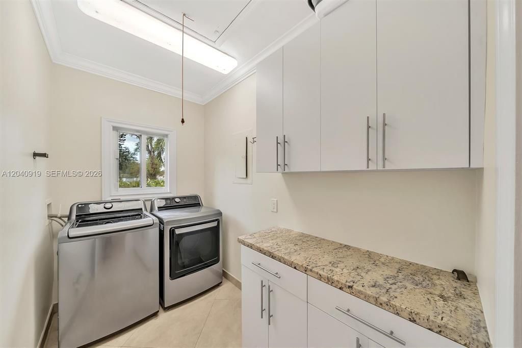 sw laundry room1