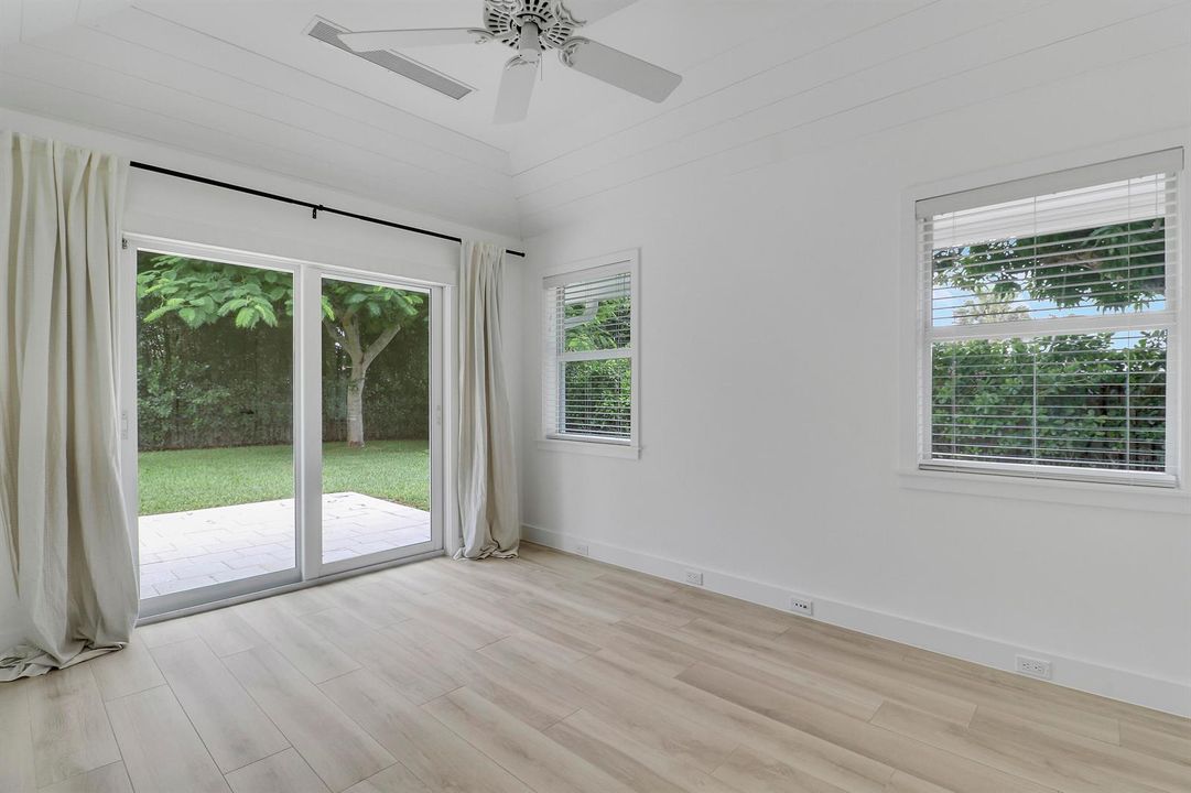 Bedroom - light and bright