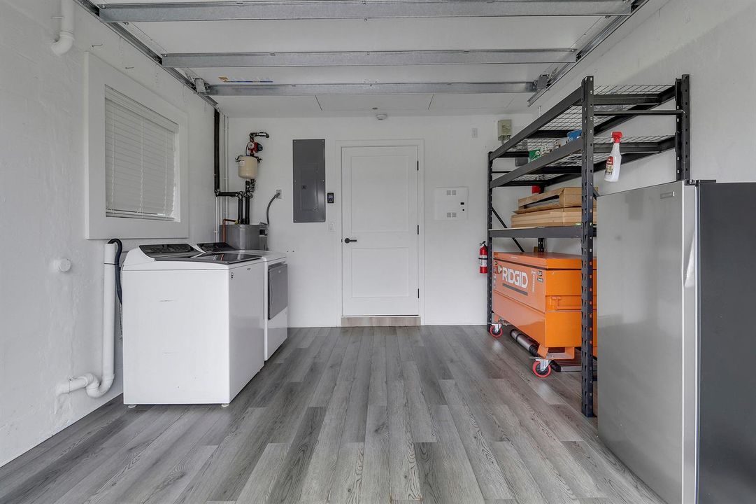 Laundry - Garage