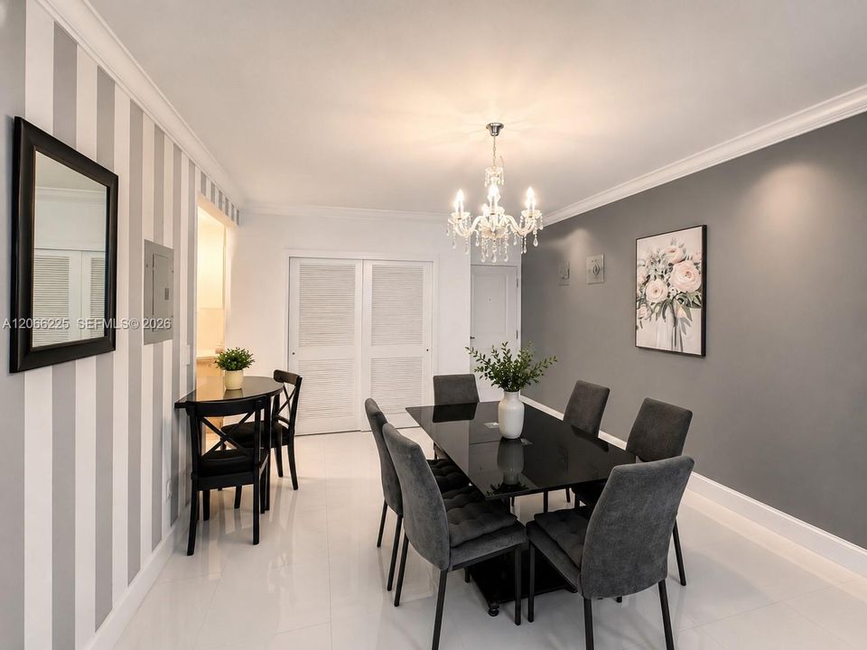 For Sale: $305,000 (1 beds, 1 baths, 898 Square Feet)