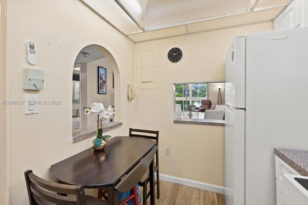 For Sale: $119,500 (2 beds, 2 baths, 850 Square Feet)