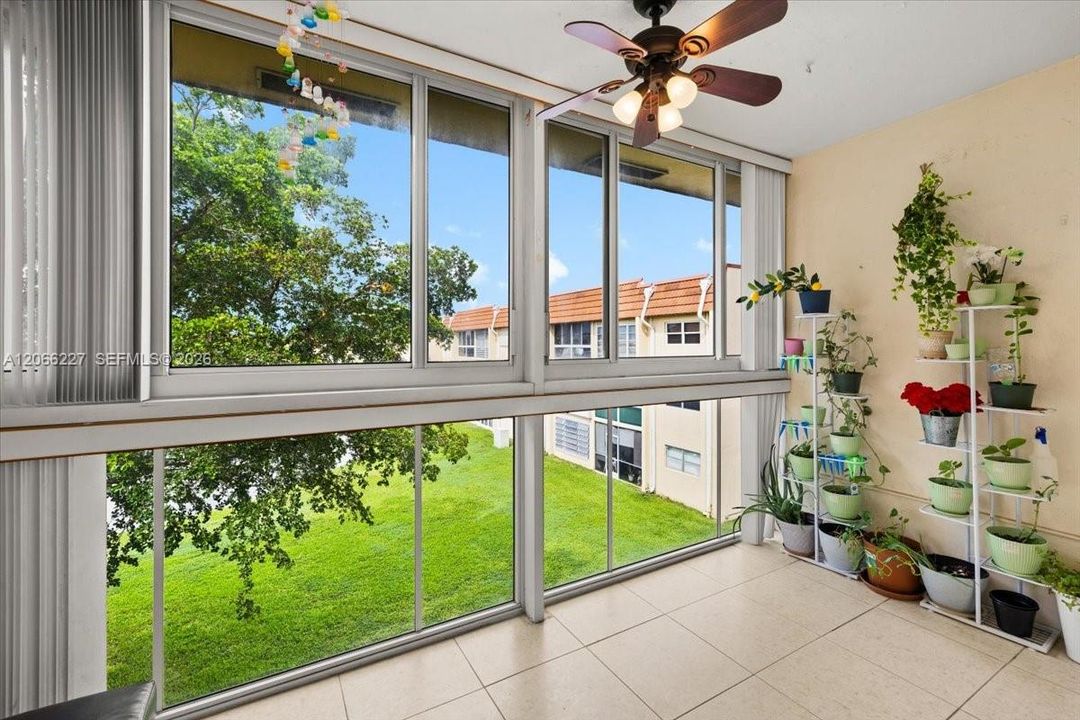 For Sale: $119,500 (2 beds, 2 baths, 850 Square Feet)