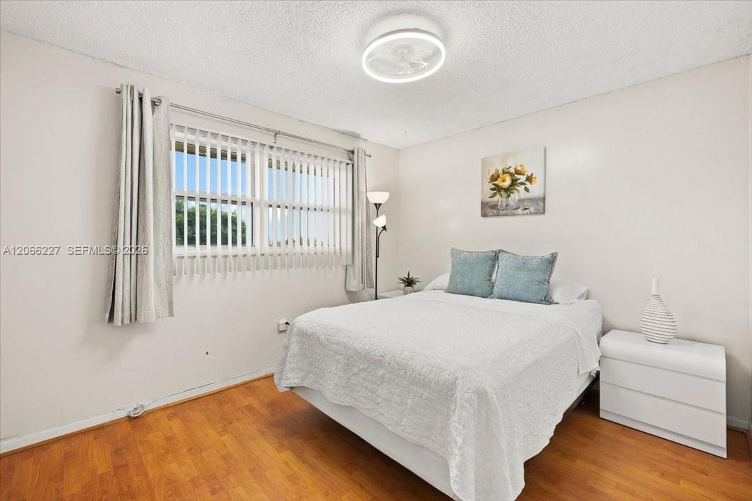 For Sale: $119,500 (2 beds, 2 baths, 850 Square Feet)