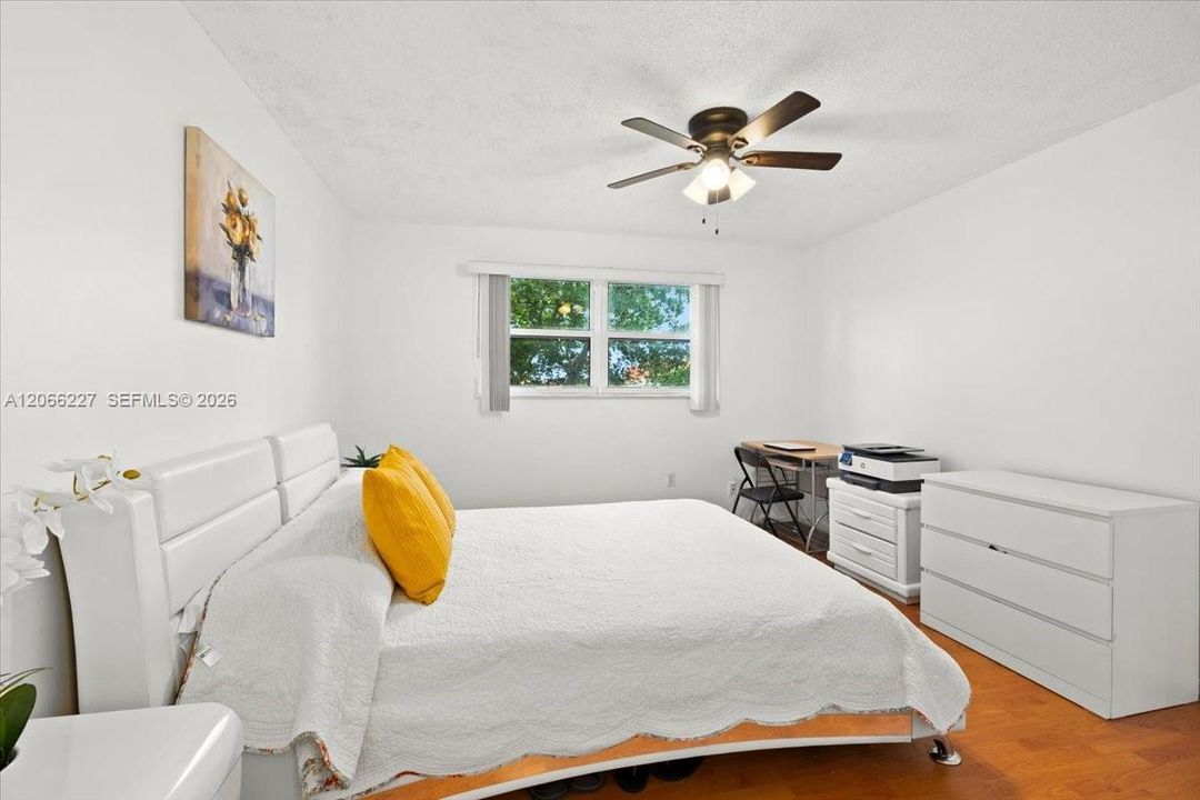 For Sale: $119,500 (2 beds, 2 baths, 850 Square Feet)