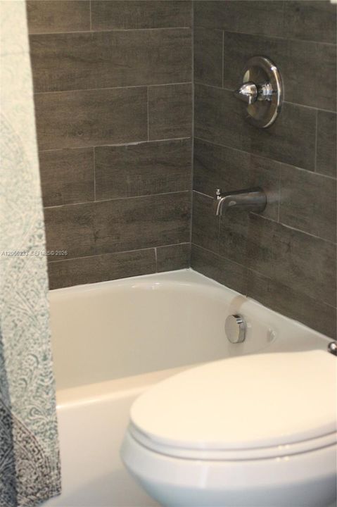 В аренду: $8,000 (7 спален, 5 ванн, 2763 Квадратных фут)