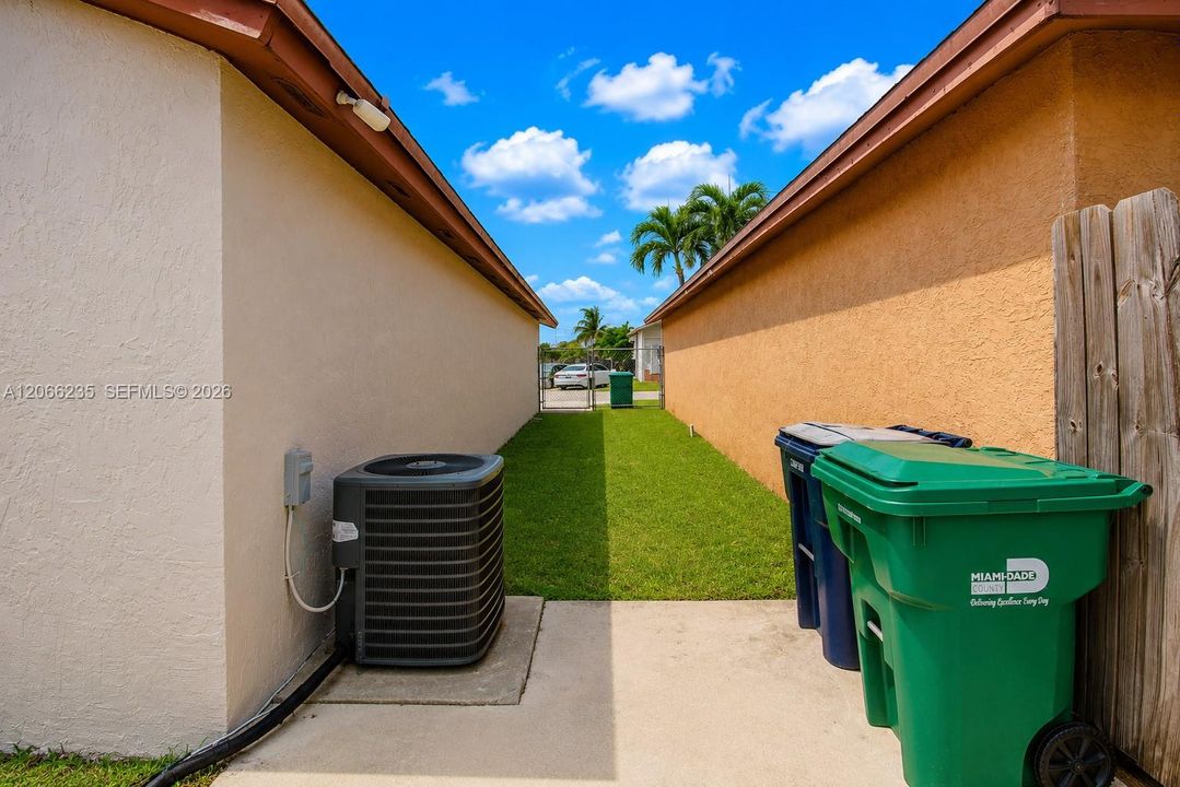 For Sale: $645,000 (3 beds, 2 baths, 1420 Square Feet)