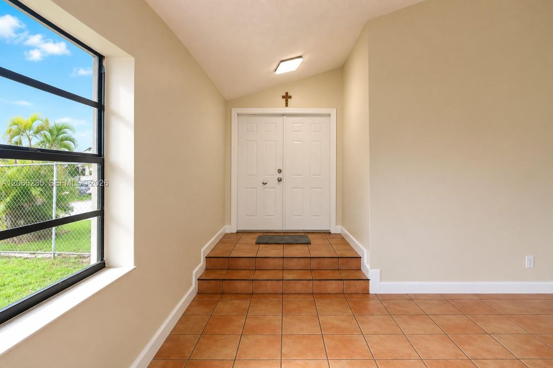 For Sale: $645,000 (3 beds, 2 baths, 1420 Square Feet)
