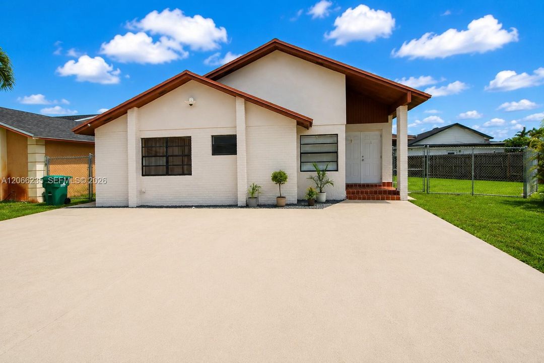 For Sale: $645,000 (3 beds, 2 baths, 1420 Square Feet)