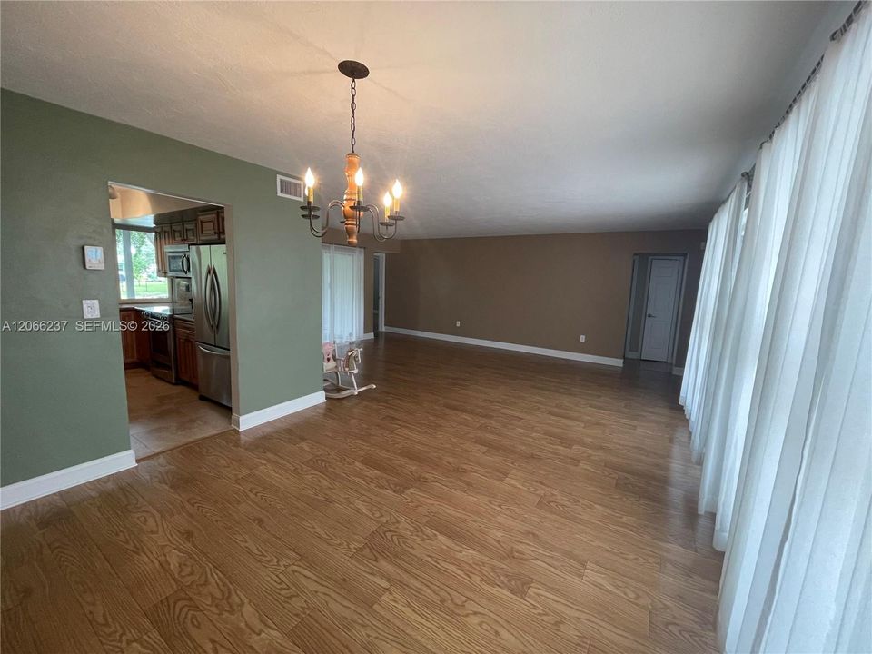 For Rent: $4,175 (3 beds, 2 baths, 1717 Square Feet)