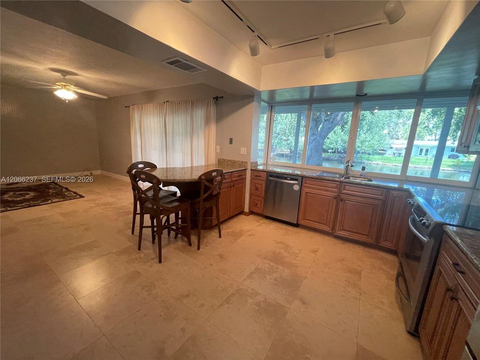 For Rent: $4,175 (3 beds, 2 baths, 1717 Square Feet)