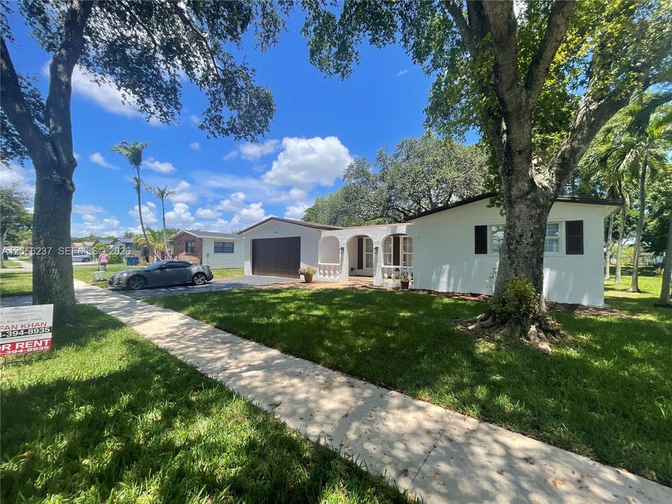 For Rent: $4,175 (3 beds, 2 baths, 1717 Square Feet)
