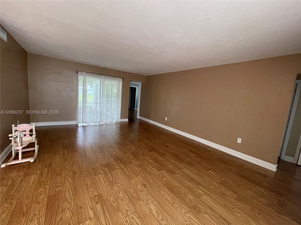 For Rent: $4,175 (3 beds, 2 baths, 1717 Square Feet)
