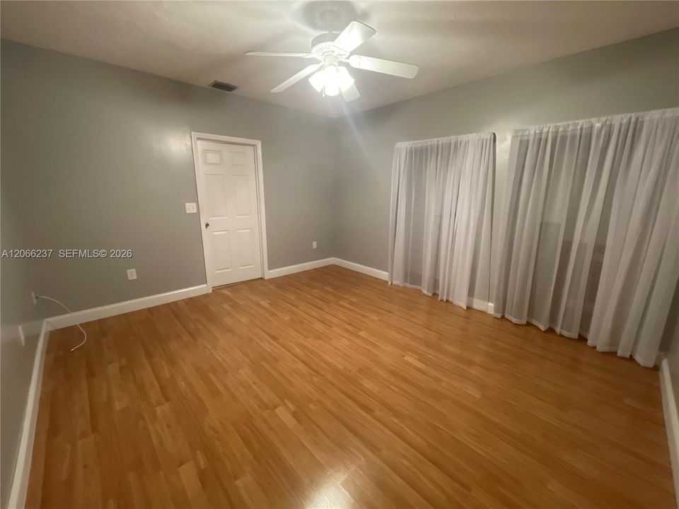 For Rent: $4,175 (3 beds, 2 baths, 1717 Square Feet)
