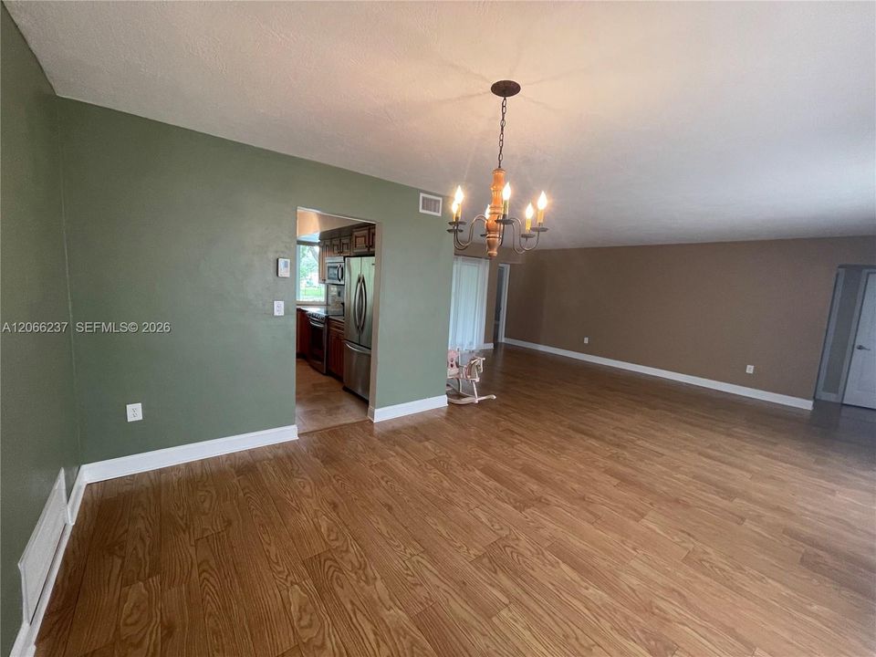 For Rent: $4,175 (3 beds, 2 baths, 1717 Square Feet)