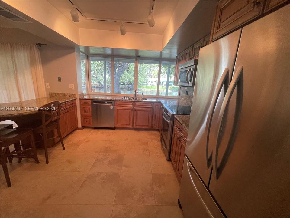For Rent: $4,175 (3 beds, 2 baths, 1717 Square Feet)
