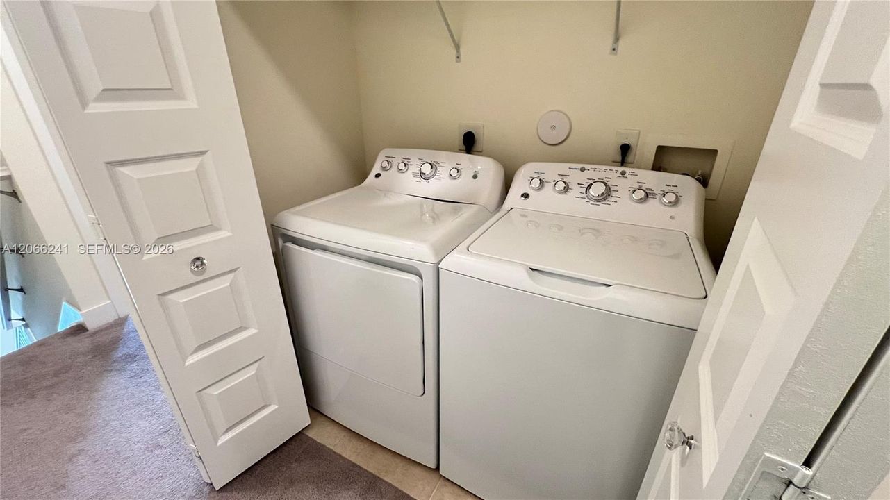 For Rent: $3,950 (3 beds, 2 baths, 1610 Square Feet)