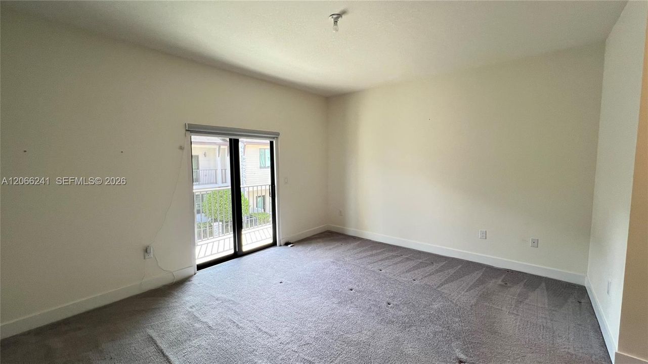 For Rent: $3,950 (3 beds, 2 baths, 1610 Square Feet)