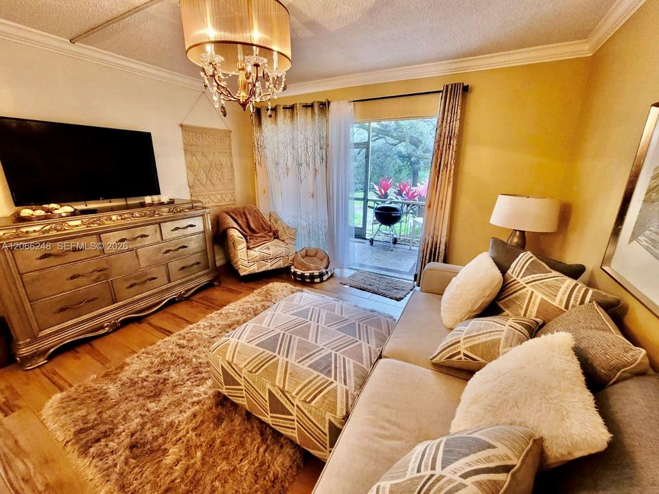 В аренду: $2,400 (2 спален, 2 ванн, 847 Квадратных фут)