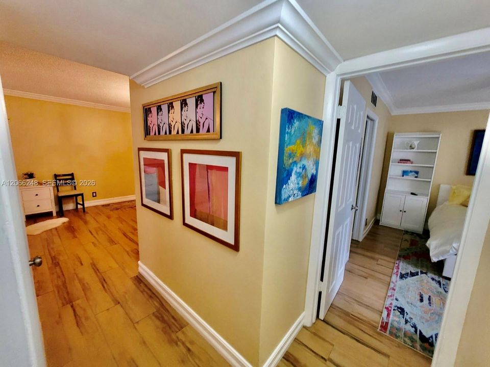 В аренду: $2,400 (2 спален, 2 ванн, 847 Квадратных фут)
