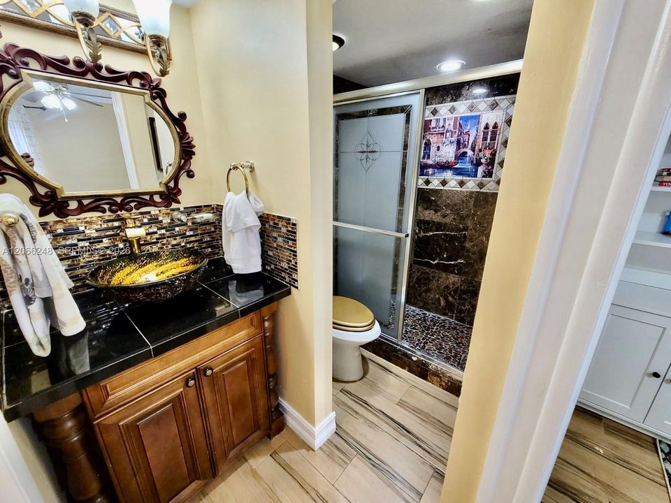 В аренду: $2,400 (2 спален, 2 ванн, 847 Квадратных фут)