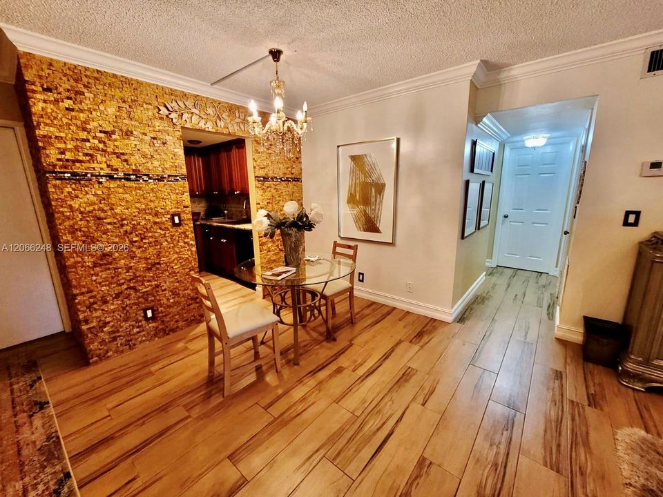 В аренду: $2,400 (2 спален, 2 ванн, 847 Квадратных фут)