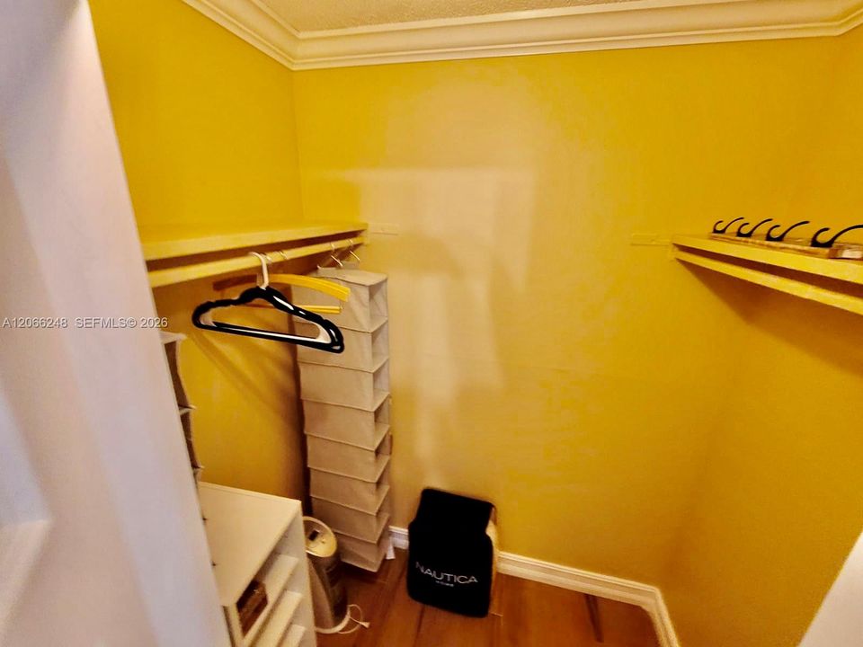 В аренду: $2,400 (2 спален, 2 ванн, 847 Квадратных фут)