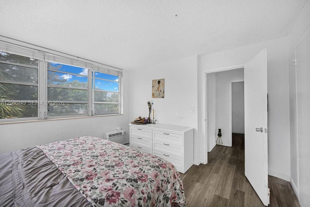 For Sale: $159,000 (2 beds, 1 baths, 650 Square Feet)