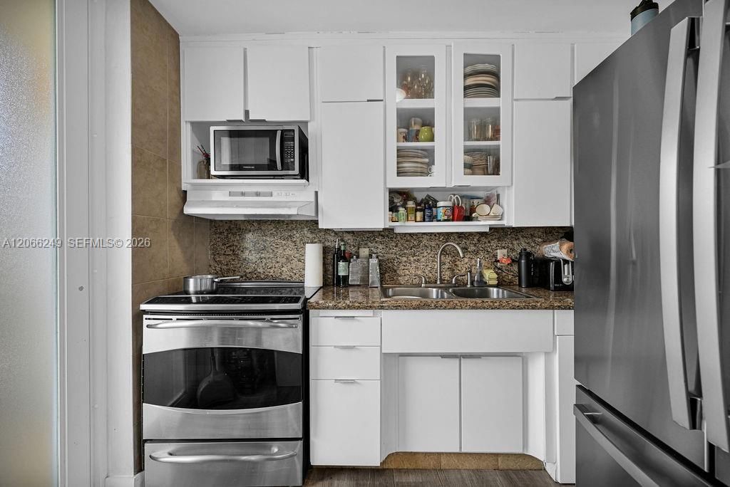 For Sale: $159,000 (2 beds, 1 baths, 650 Square Feet)