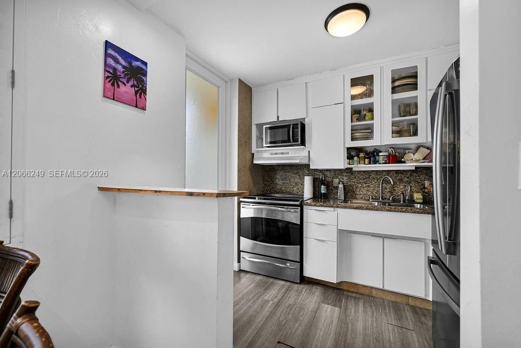 For Sale: $159,000 (2 beds, 1 baths, 650 Square Feet)