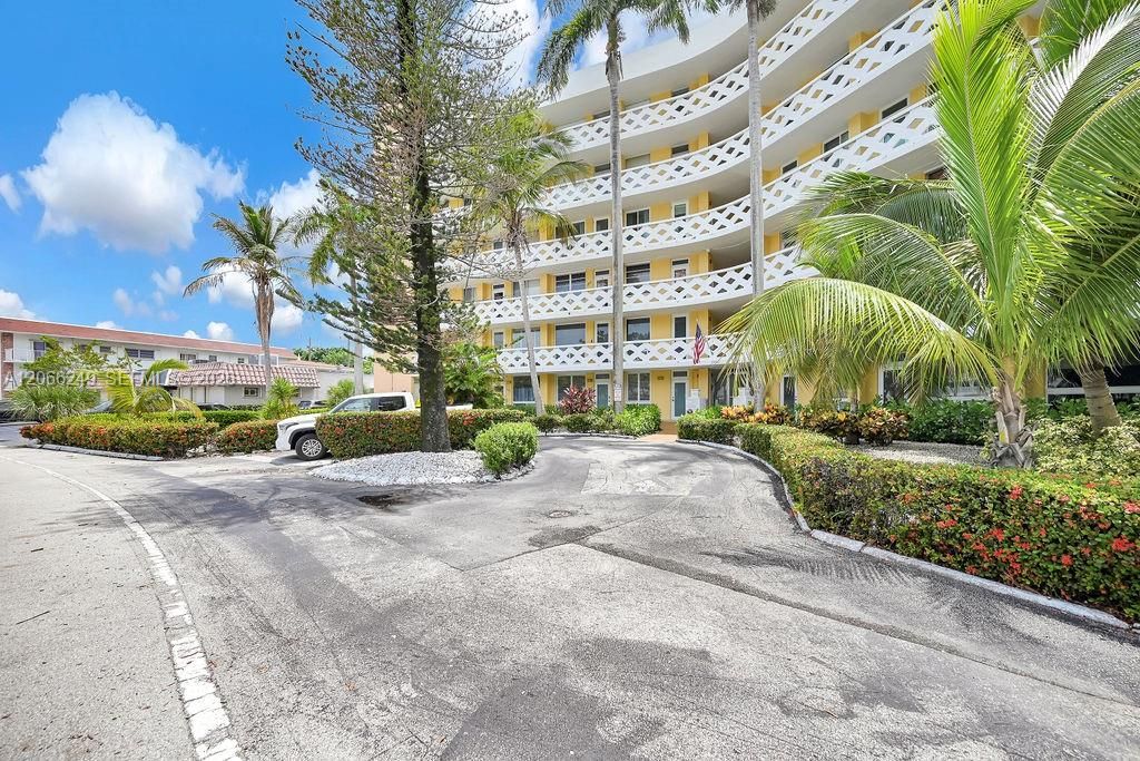For Sale: $159,000 (2 beds, 1 baths, 650 Square Feet)