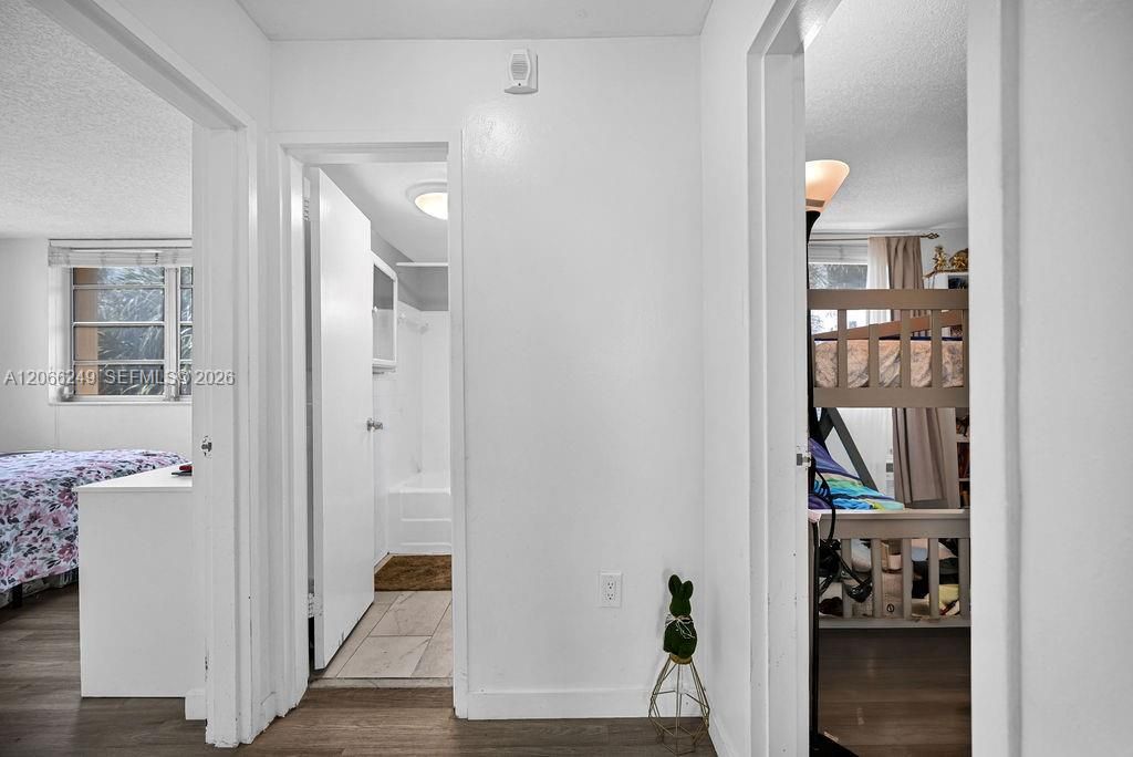 For Sale: $159,000 (2 beds, 1 baths, 650 Square Feet)