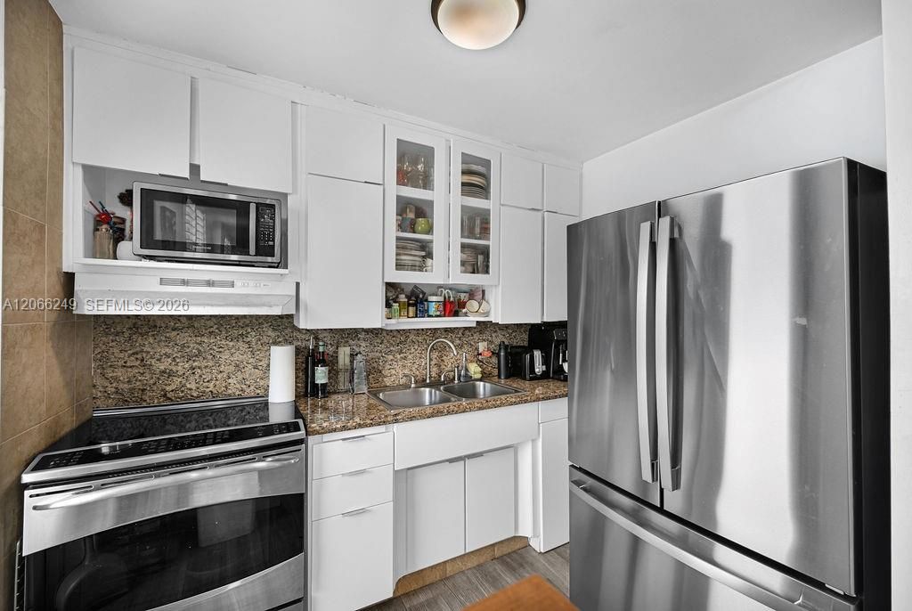For Sale: $159,000 (2 beds, 1 baths, 650 Square Feet)