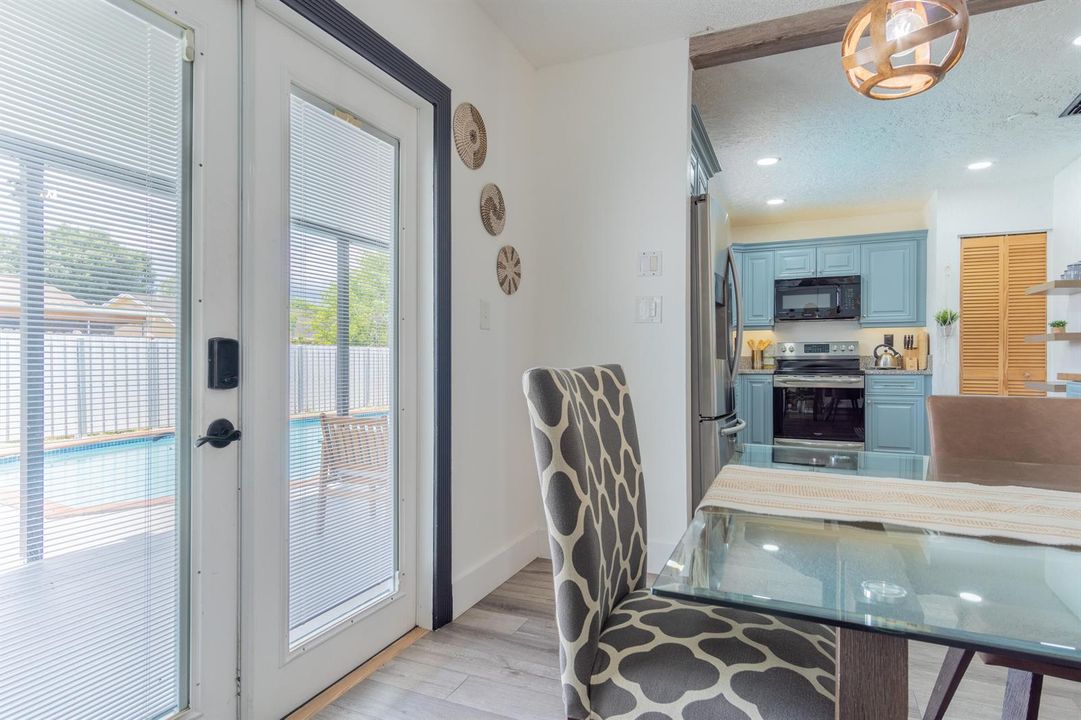11010 NW 24th Ct-33
