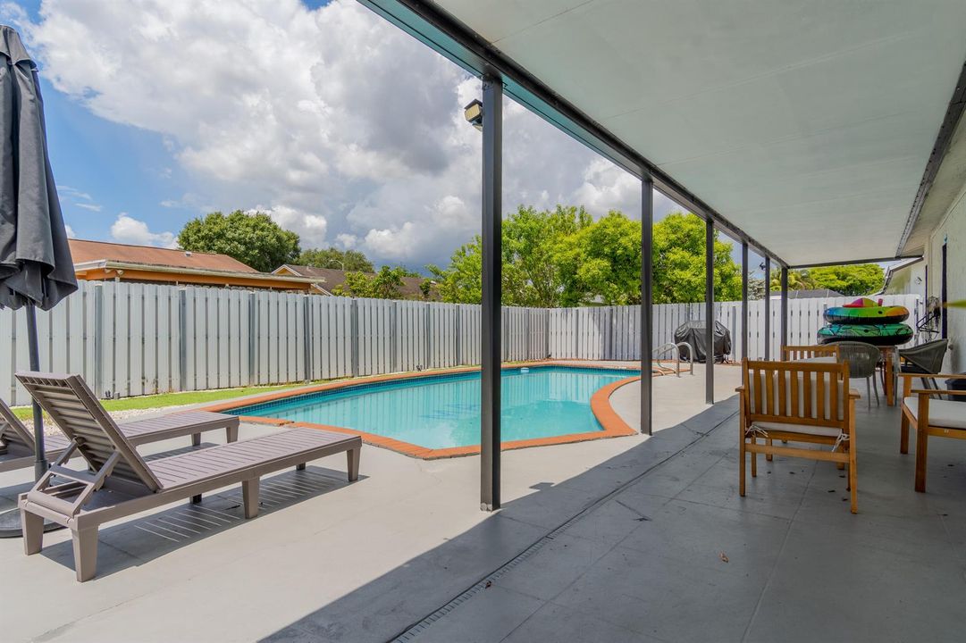 11010 NW 24th Ct-35