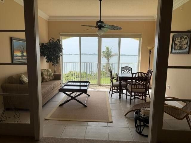 FLORIDA ROOM