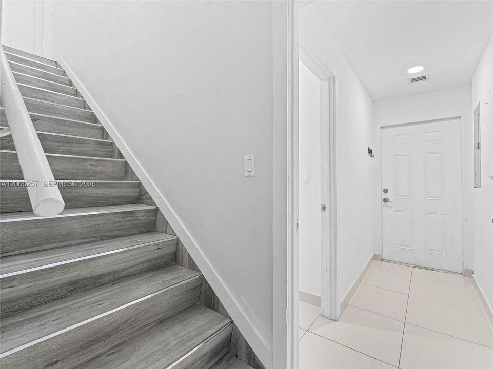 For Rent: $3,200 (4 beds, 3 baths, 1434 Square Feet)