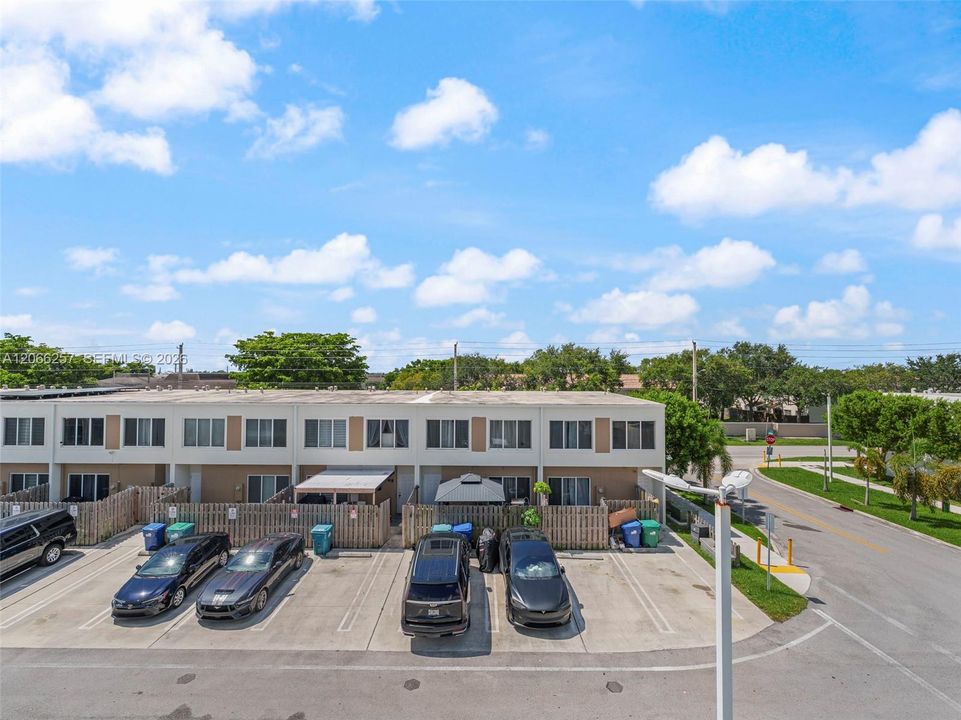 For Rent: $3,200 (4 beds, 3 baths, 1434 Square Feet)