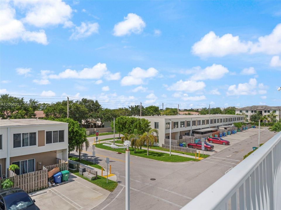 For Rent: $3,200 (4 beds, 3 baths, 1434 Square Feet)