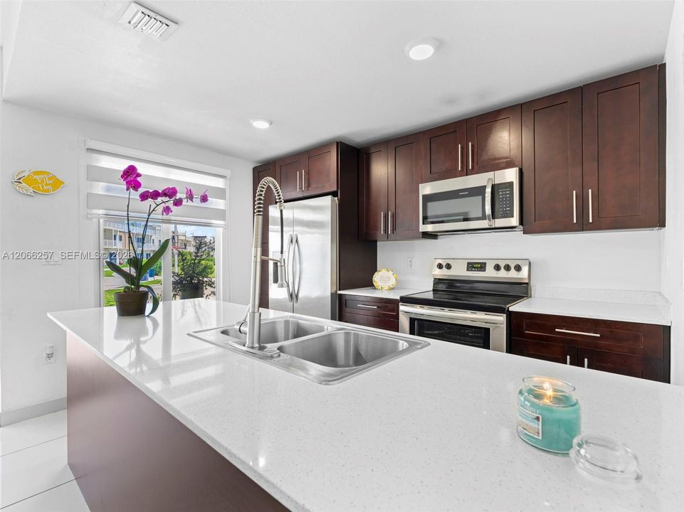 For Rent: $3,200 (4 beds, 3 baths, 1434 Square Feet)