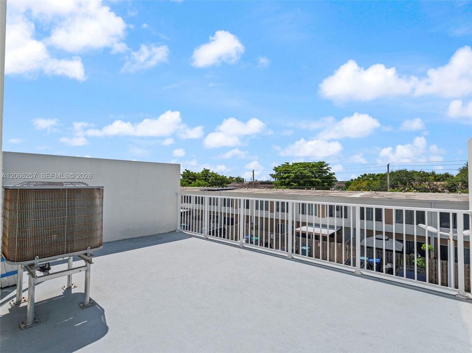 For Rent: $3,200 (4 beds, 3 baths, 1434 Square Feet)